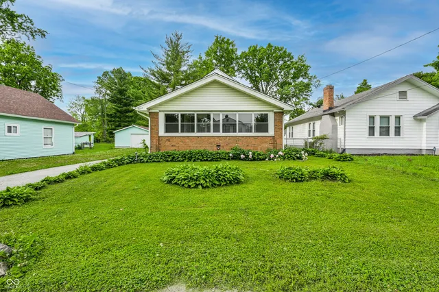 6207 E  14th St, Indianapolis, IN 46219