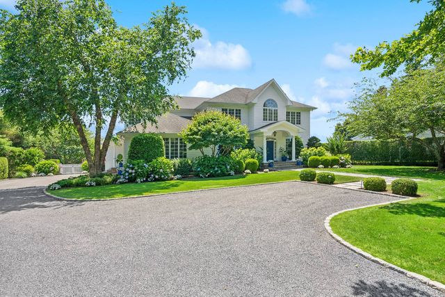 9 Millfarm Ln, Water Mill, NY 11976