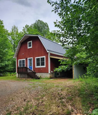 304 County Road Kci, Marquette, MI 49855