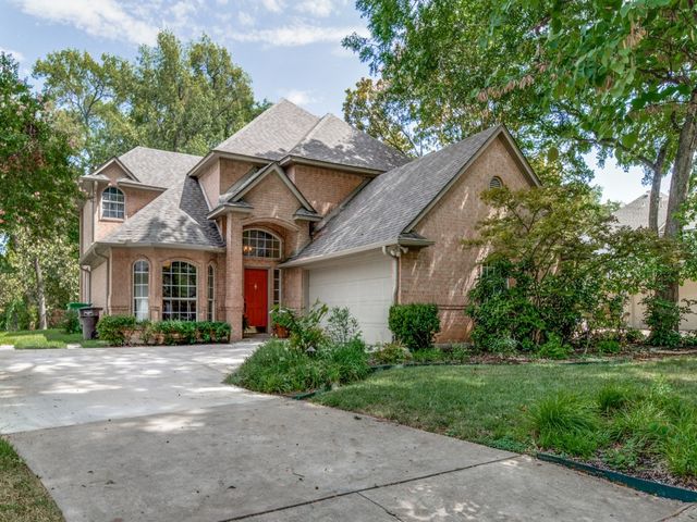 5844 Forest Bend Pl, Fort Worth, TX 76112
