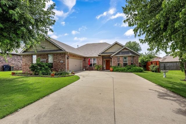 3004 N  16th St, Rogers, AR 72756