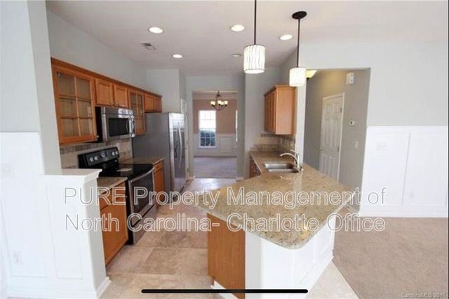 6033 Queens Walk Ct, Fort Mill, SC 29715