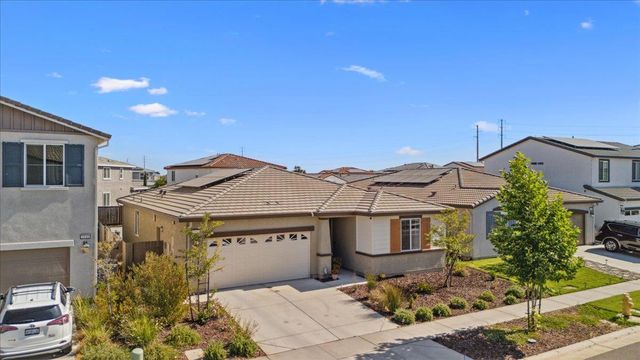 2115 Knotty Pine Way, Plumas Lake, CA 95961