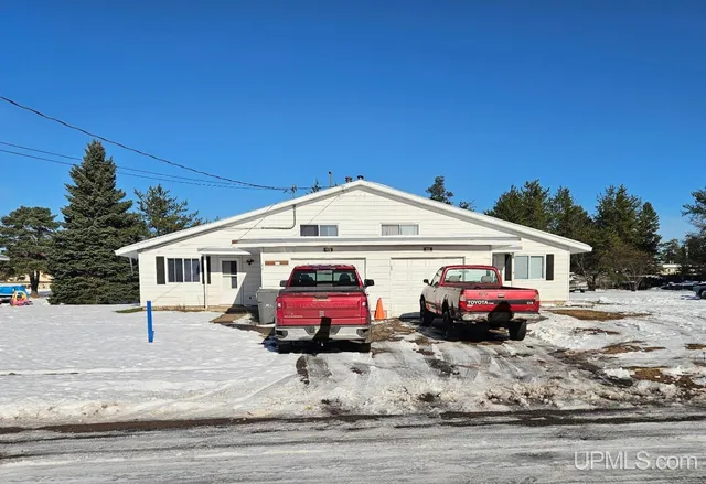 113-115 Crusader St, Gwinn, MI 49841