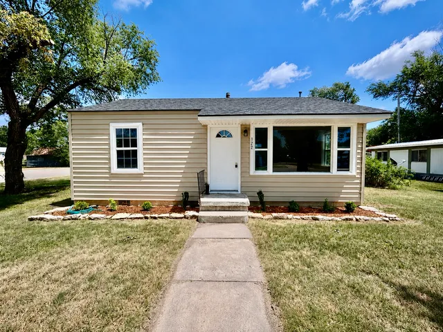 122 N  Dodge Ave, Bucklin, KS 67834
