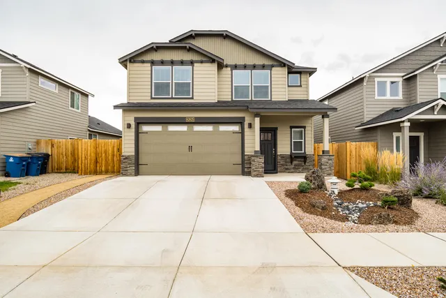 62825 NE Cranbrook Pl, Bend, OR 97701