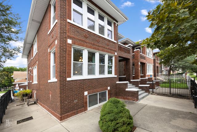 5556 S  Albany Ave, Chicago, IL 60629