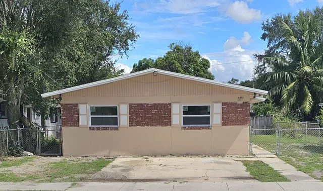 2137 NW 99th Ter #2137, Miami, FL 33147