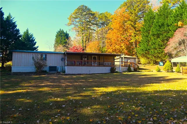 11491 Sparta Rd, Mc Grady, NC 28649