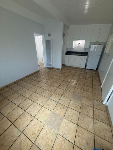 2200 Myrtle Ave, Long Beach, CA 90806
