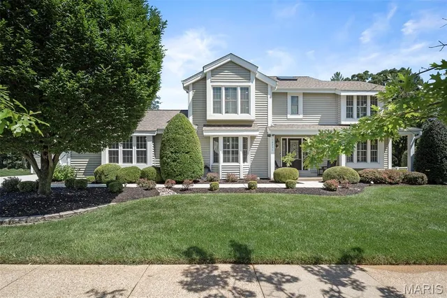 16231 Pepper View Ct, Chesterfield, MO 63005
