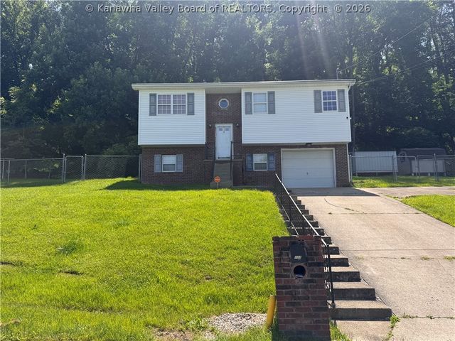 111 Phyllis Dr, Charleston, WV 25302