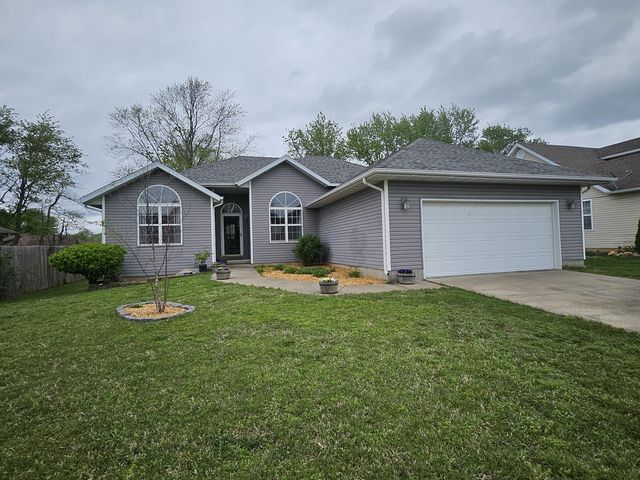 102 Kingsley Drive, Monett, MO 65708