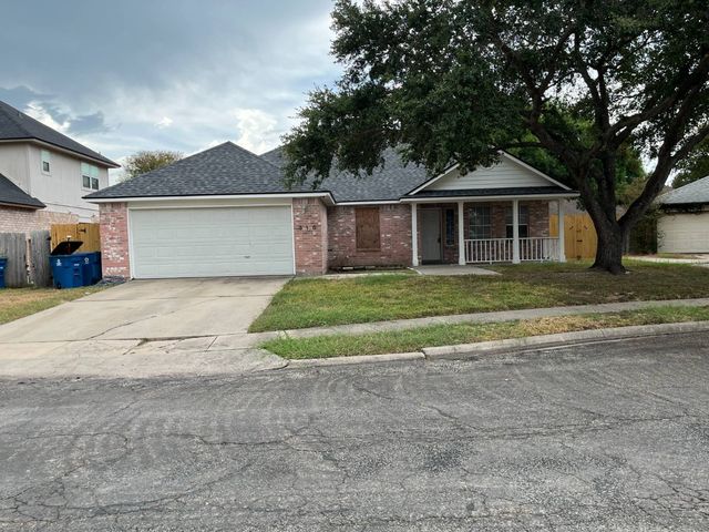 318 Long Point Dr, Portland, TX 78374
