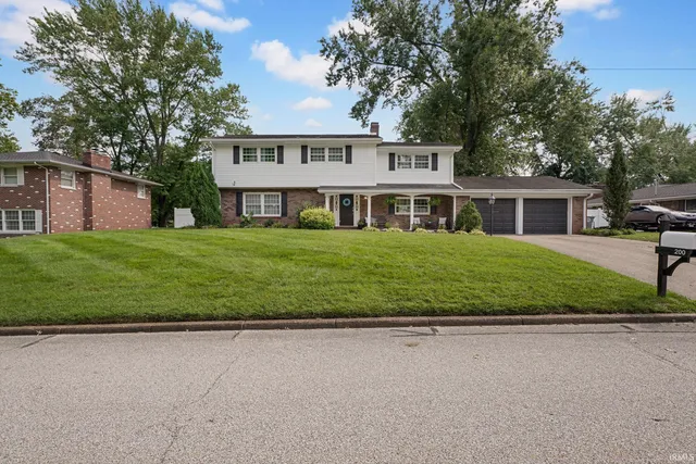 200 Logwood Dr, Evansville, IN 47710