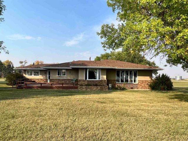 10089 9th Ave  NW, Souris, ND 58783