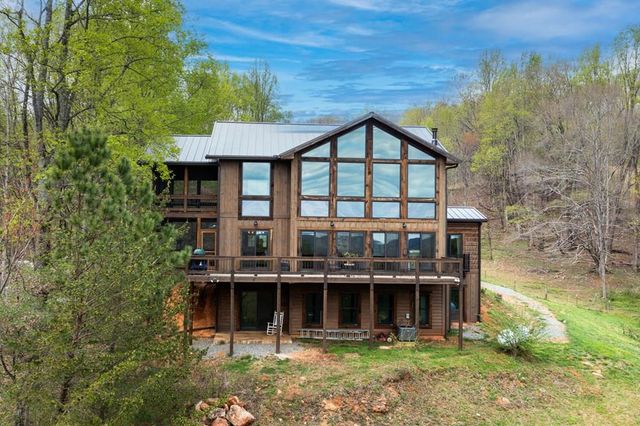 466 Scrougetown Rd, Ellijay, GA 30536