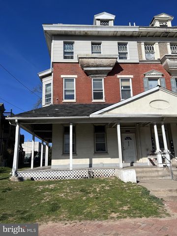 813 W  Main St, Norristown, PA 19401