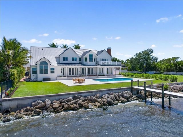 8451 Casa Del Rio Ln, Fort Myers, FL 33919