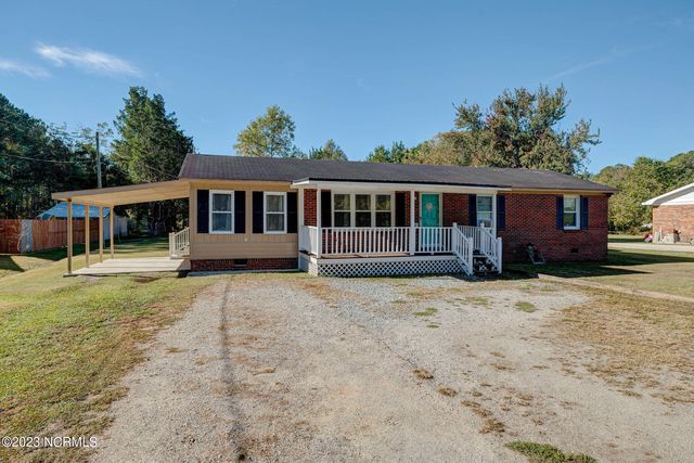 2135 Penderlea Highway, Burgaw, NC 28425