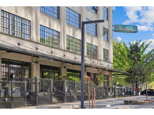 1400 NW Irving St #614, Portland, OR 97209