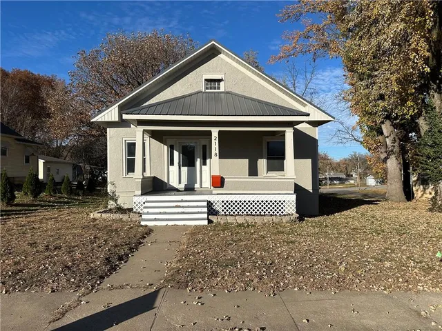 2118 South St, Lexington, MO 64067