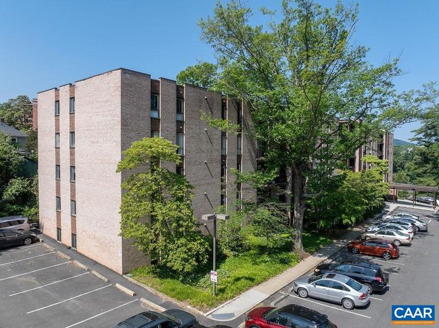 511 1st St N #301, Charlottesville, VA 22902