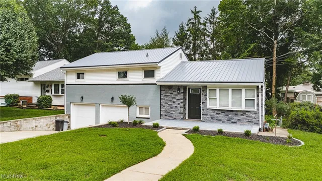 3420 Packard St, Parkersburg, WV 26104