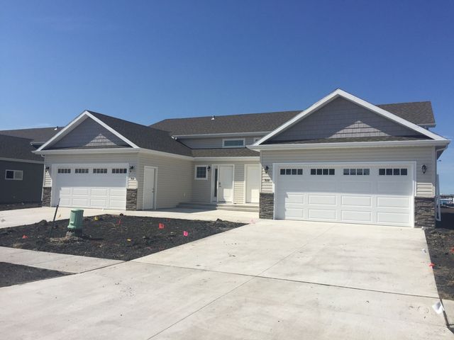 932 Eaglewood Ave, West Fargo, ND 58078