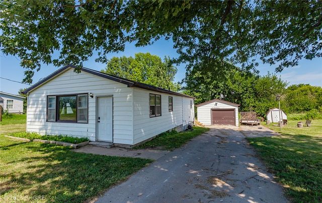116 Lakeview Dr, Knoxville, IA 50138