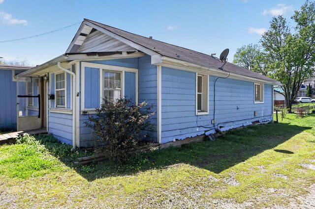 3217 W  Dupont Ave, Belle, WV 25015