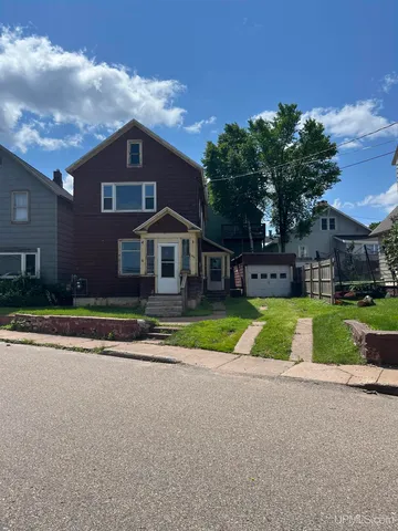 423 W  Euclid St, Ishpeming, MI 49849