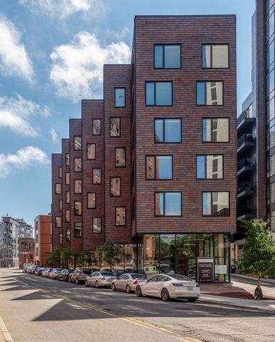 35 W  2nd St #306, Boston, MA 02127