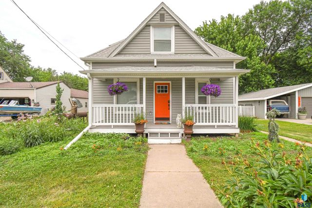 506 E  Willow St, Harrisburg, SD 57032