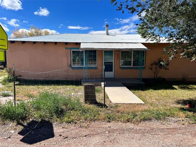 15039 State Road 75, Penasco, NM 87553