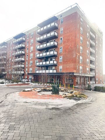16-66 Bell Blvd #342A, Bayside, NY 11360