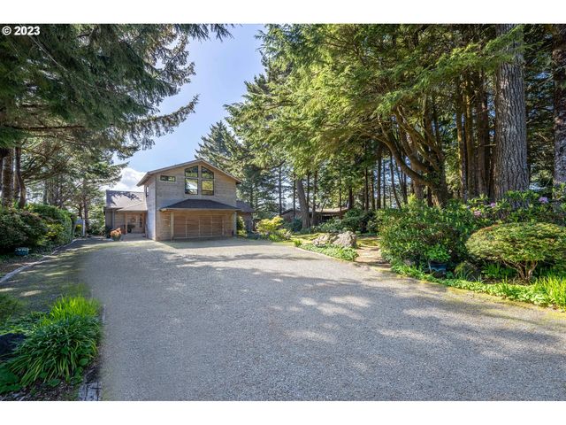 92834 Lakeshore Dr, Langlois, OR 97450