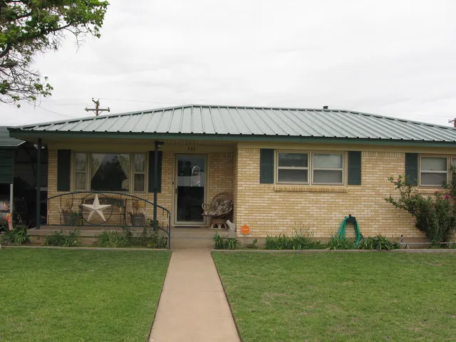 501 S  Hoyne Ave, Fritch, TX 79036