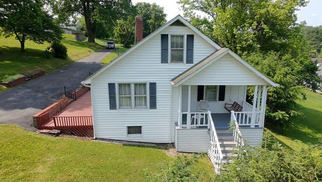 419 Adams St, Marion, VA 24354
