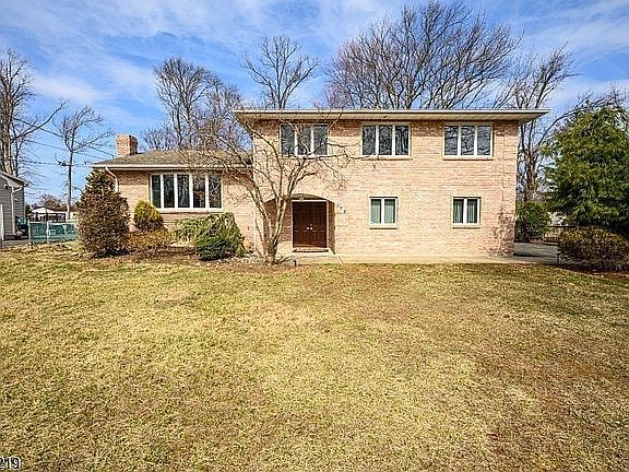372 Willow Way, Clark, NJ 07066