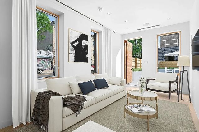 496 Wilson Ave #1B, Brooklyn, NY 11221
