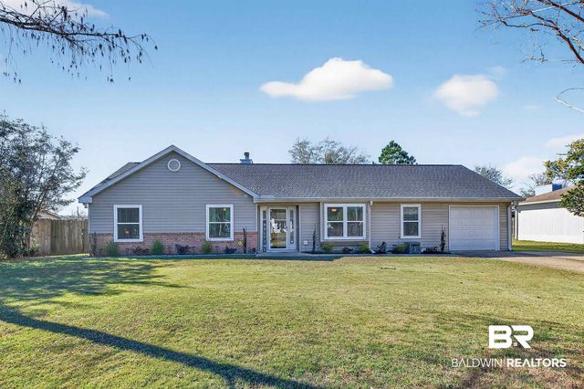 2 Magnolia Cir, Foley, AL 36535