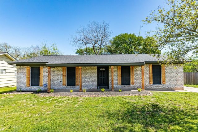 117 Cannon St, Clute, TX 77531
