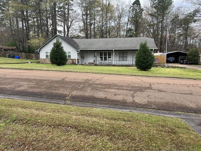 288 Aileen Dr, Columbus, MS 39705