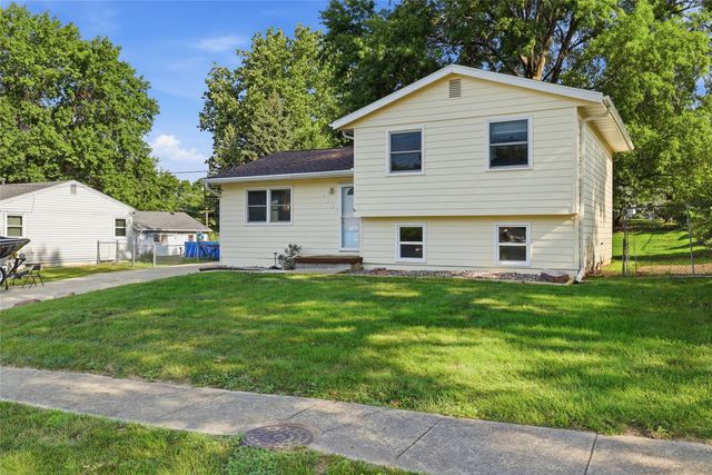 110 Gepke Pkwy, Des Moines, IA 50320