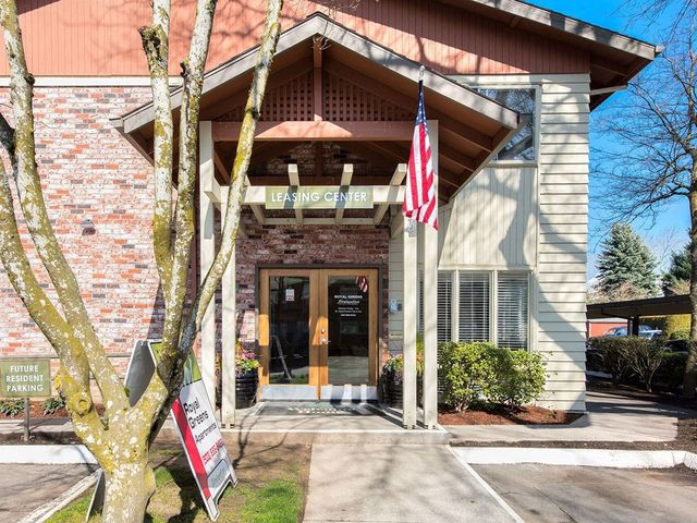 2124 NE 19th St   #212, Gresham, OR 97030