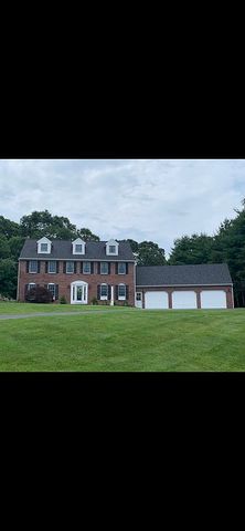 319 Mourning Dove Dr, North Kingstown, RI 02874
