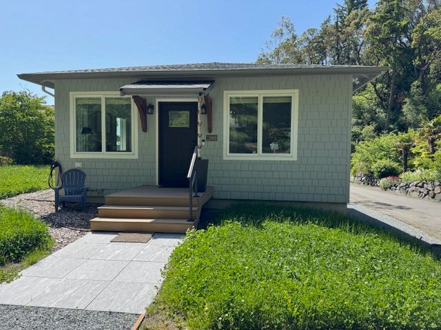 11668 Seola Beach Dr SW, Seattle, WA 98146