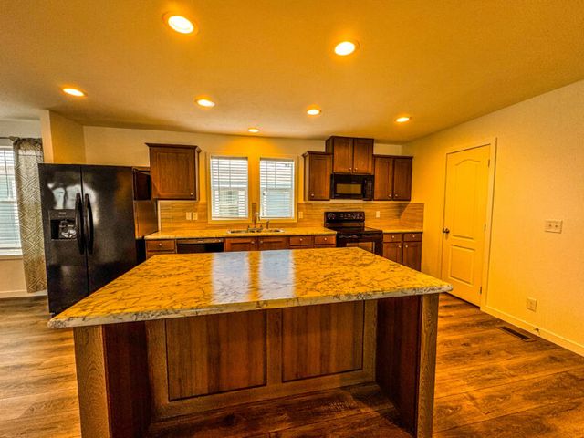 1022 E  Park St #P1022, Gardner, KS 66030