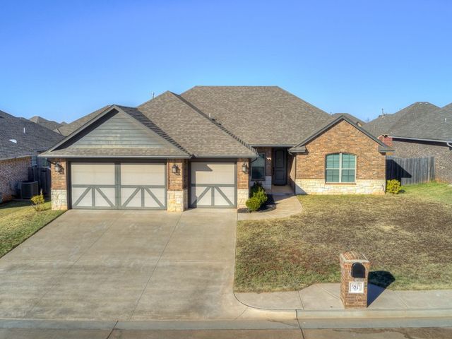 5513 Painted Pony Rd, Warr Acres, OK 73132